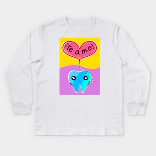 Cute Valentine's day illustration - Spanish - Diente con globo Te amo - for Dentists, Hygienists, Dental Assistants, Dental Students and anyone who loves teeth by Happimola Kids Long Sleeve T-Shirt